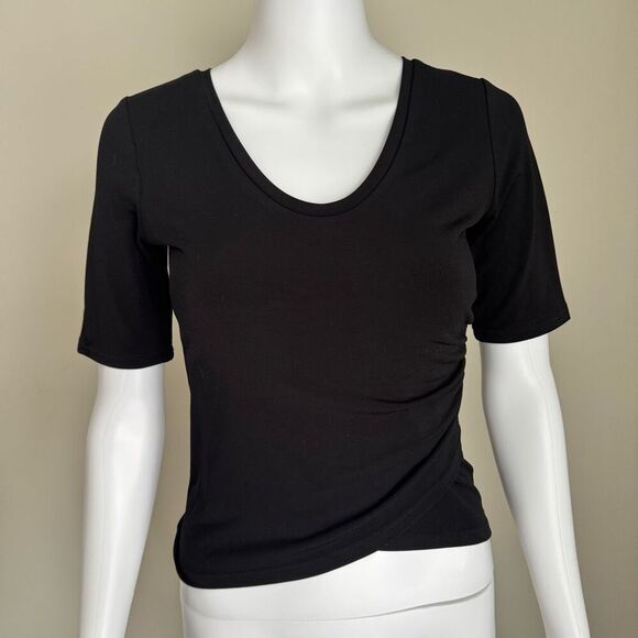 Leith Short Sleeve Scoop Neck Side Ruched Top Black - Picture 2 of 5